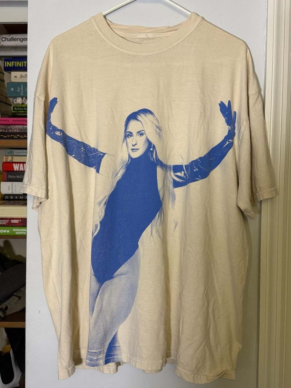 Meghan Trainor Timeless Tour T-Shirt Size XL Cream Graphic Concert Tee